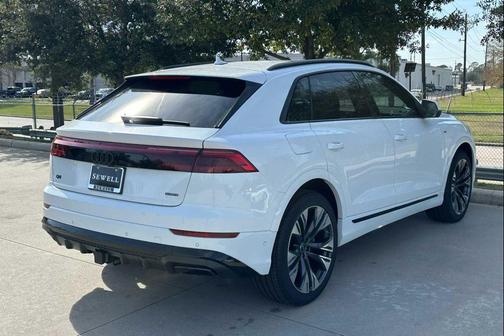 Glacier White Metallic 2026 Audi Q8 55 Premium Plus