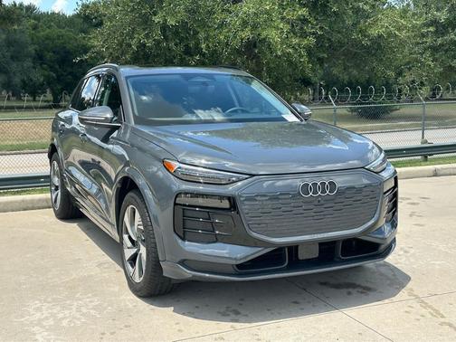 2025 Audi Q6 e-tron Premium Plus quattro