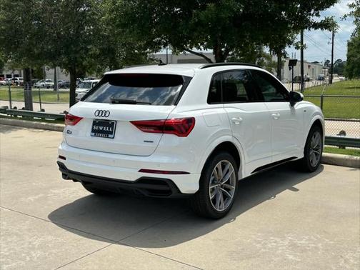 2025 Audi Q3 Premium 45 TFSI S line quattro Tiptronic