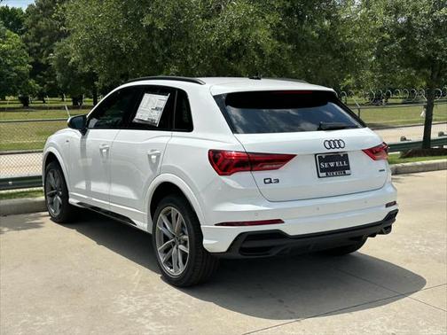 2025 Audi Q3 Premium 45 TFSI S line quattro Tiptronic