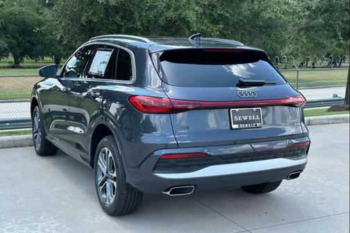 Tambora Gray Metallic 2025 Audi Q5 Premium TFSI quattro S tronic