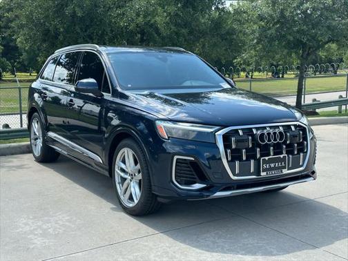 2025 Audi Q7 55 Premium Plus