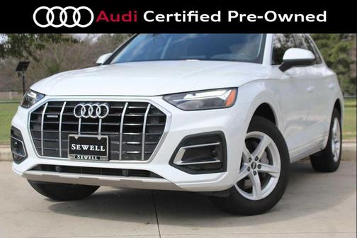 Glacier White Metallic 2023 Audi Q5 40 Premium