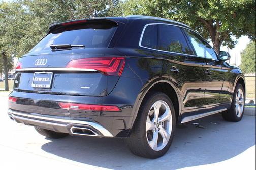 2023 Audi Q5 45 S line Premium Plus