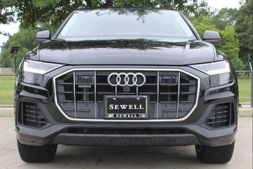 Mythos Black Metallic 2023 Audi Q8 55 Premium