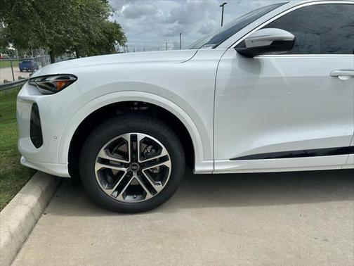 2025 Audi Q5 Premium