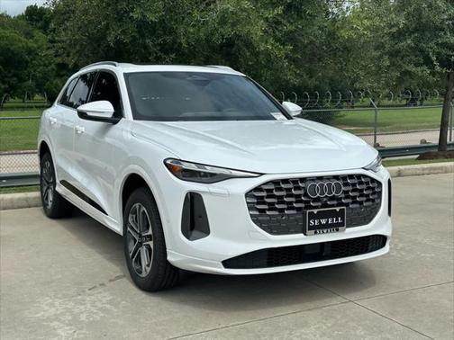 2025 Audi Q5 Premium