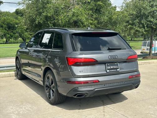 2025 Audi Q7 55 Premium Plus