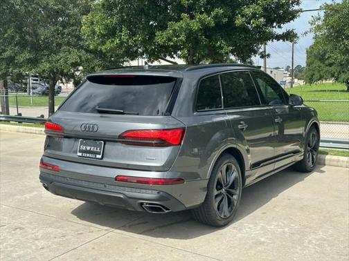 2025 Audi Q7 55 Premium Plus