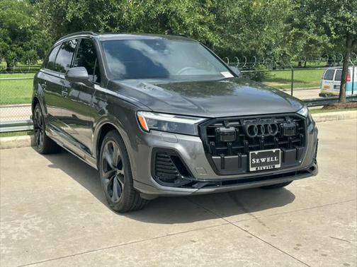 2025 Audi Q7 55 Premium Plus