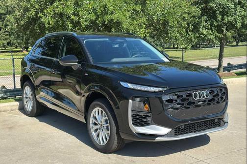 Mythos Black Metallic 2026 Audi Q3 TFSI quattro S tronic