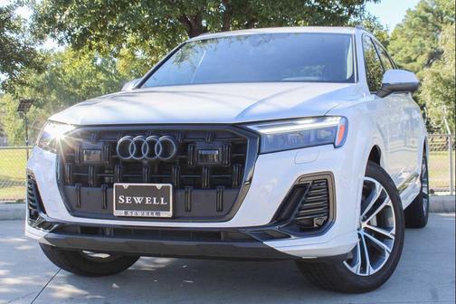 2025 Audi Q7 45 Premium Plus