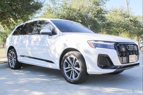 2025 Audi Q7 45 Premium Plus