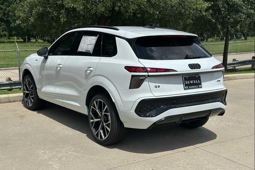 Glacier White Metallic 2026 Audi Q3 TFSI quattro S tronic