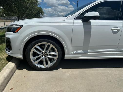2025 Audi Q7 55 Premium Plus