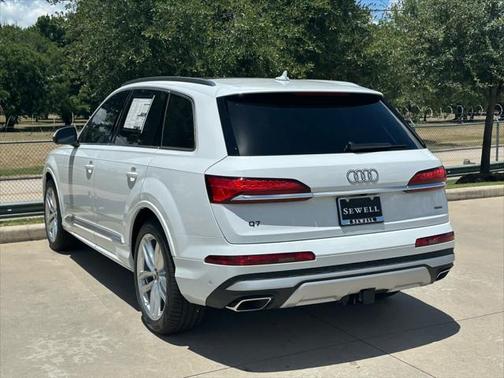 2025 Audi Q7 55 Premium Plus