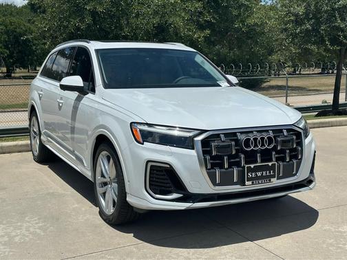 2025 Audi Q7 55 Premium Plus