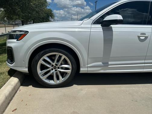 2025 Audi Q7 55 Premium Plus