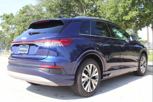 Navarra Blue Metallic 2025 Audi Q4 e-tron Premium 45 RWD