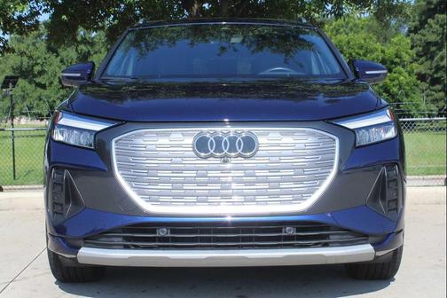 Navarra Blue Metallic 2025 Audi Q4 e-tron Premium 45 RWD