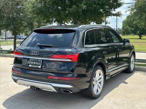 2025 Audi Q7 55 Premium Plus