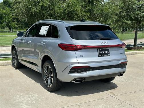 2025 Audi Q5 Premium