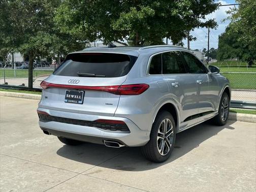 2025 Audi Q5 Premium
