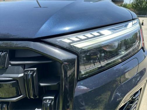 2025 Audi Q7 55 Prestige