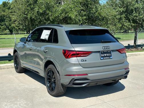 2025 Audi Q3 Premium 45 TFSI S line quattro Tiptronic