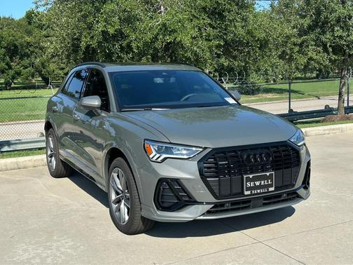 2025 Audi Q3 Premium 45 TFSI S line quattro Tiptronic