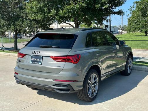 2025 Audi Q3 Premium 45 TFSI S line quattro Tiptronic