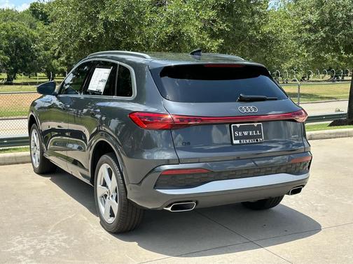 Tambora Gray Metallic 2025 Audi Q5 Premium Plus TFSI quattro S tronic