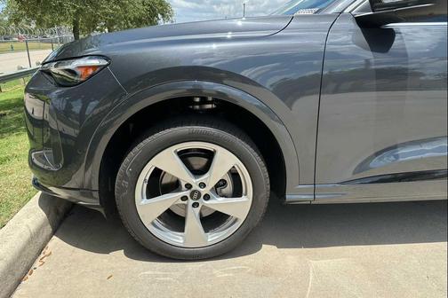 Tambora Gray Metallic 2025 Audi Q5 Premium Plus TFSI quattro S tronic