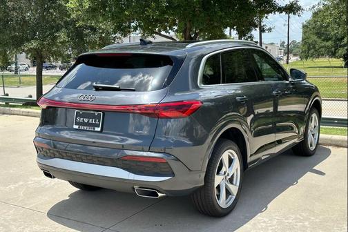Tambora Gray Metallic 2025 Audi Q5 Premium Plus TFSI quattro S tronic