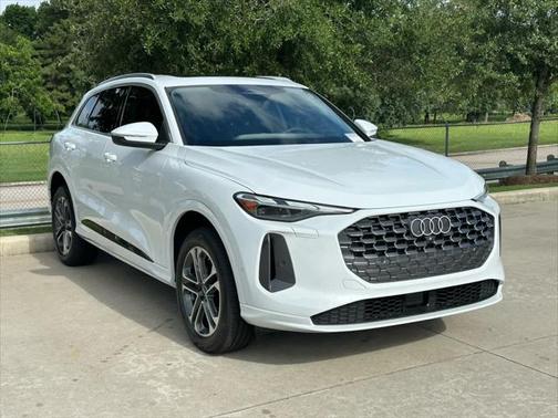 2025 Audi Q5 Premium