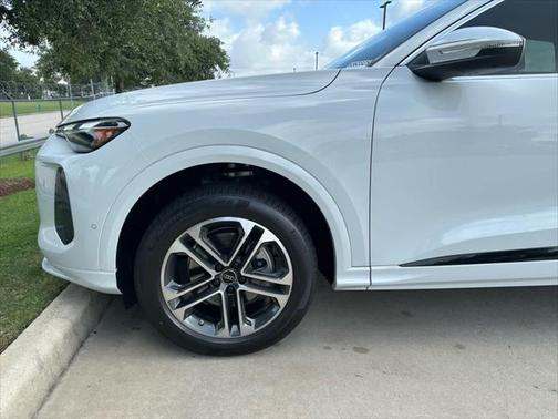 2025 Audi Q5 Premium