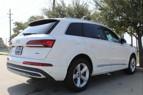 2022 Audi Q7 55 Premium