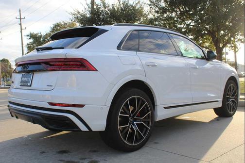 2023 Audi Q8 55 Premium Plus