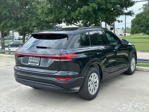 2025 Audi Q6 e-tron Premium