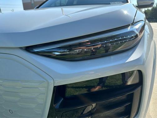 2025 Audi Q6 e-tron Premium Plus quattro