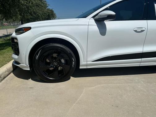 2025 Audi Q6 e-tron Premium Plus quattro