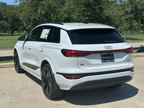 2025 Audi Q6 e-tron Premium Plus quattro