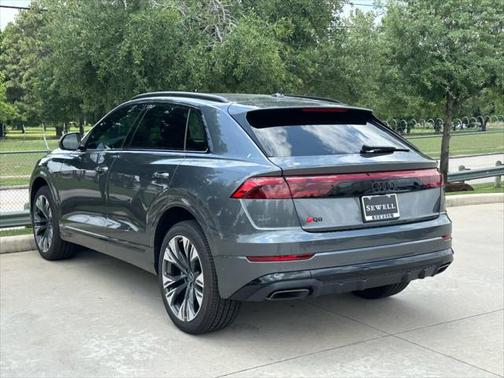 2025 Audi Q8 55 Premium Plus