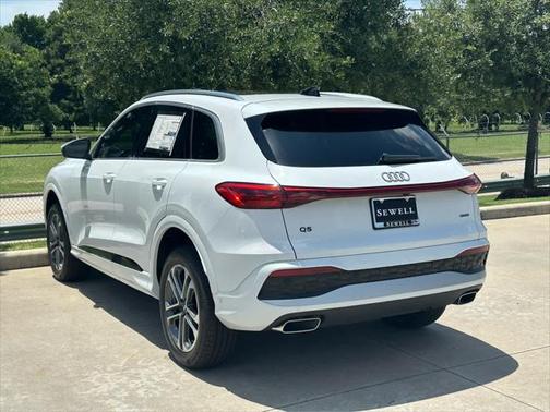 2025 Audi Q5 Premium Plus