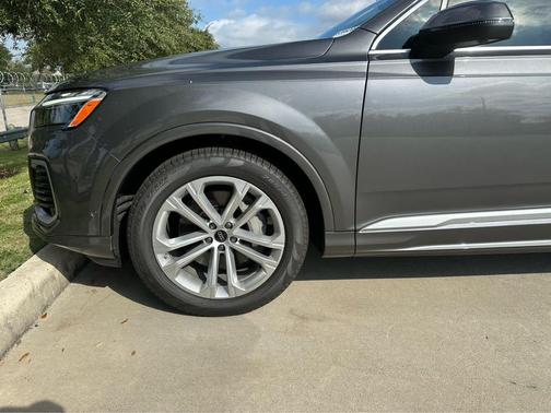 2026 Audi Q7 55 Premium Plus