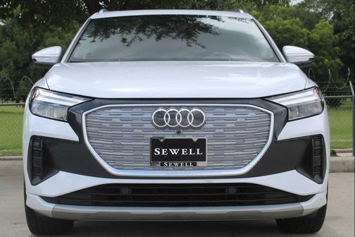 Glacier White Metallic 2023 Audi Q4 e-tron Premium Plus 40 RWD