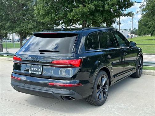 2025 Audi Q7 55 Premium Plus