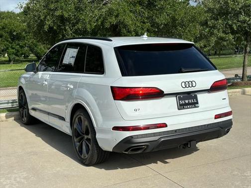 2025 Audi Q7 55 Premium Plus