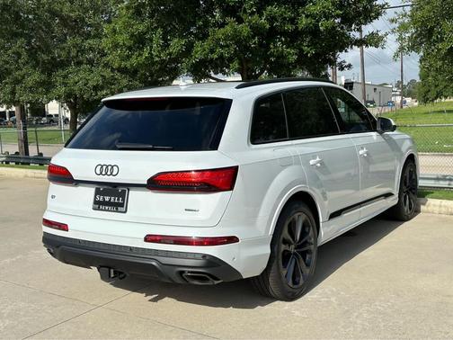 2025 Audi Q7 55 Premium Plus