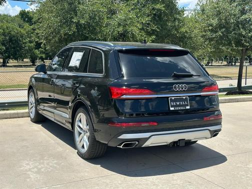 2025 Audi Q7 55 Premium Plus